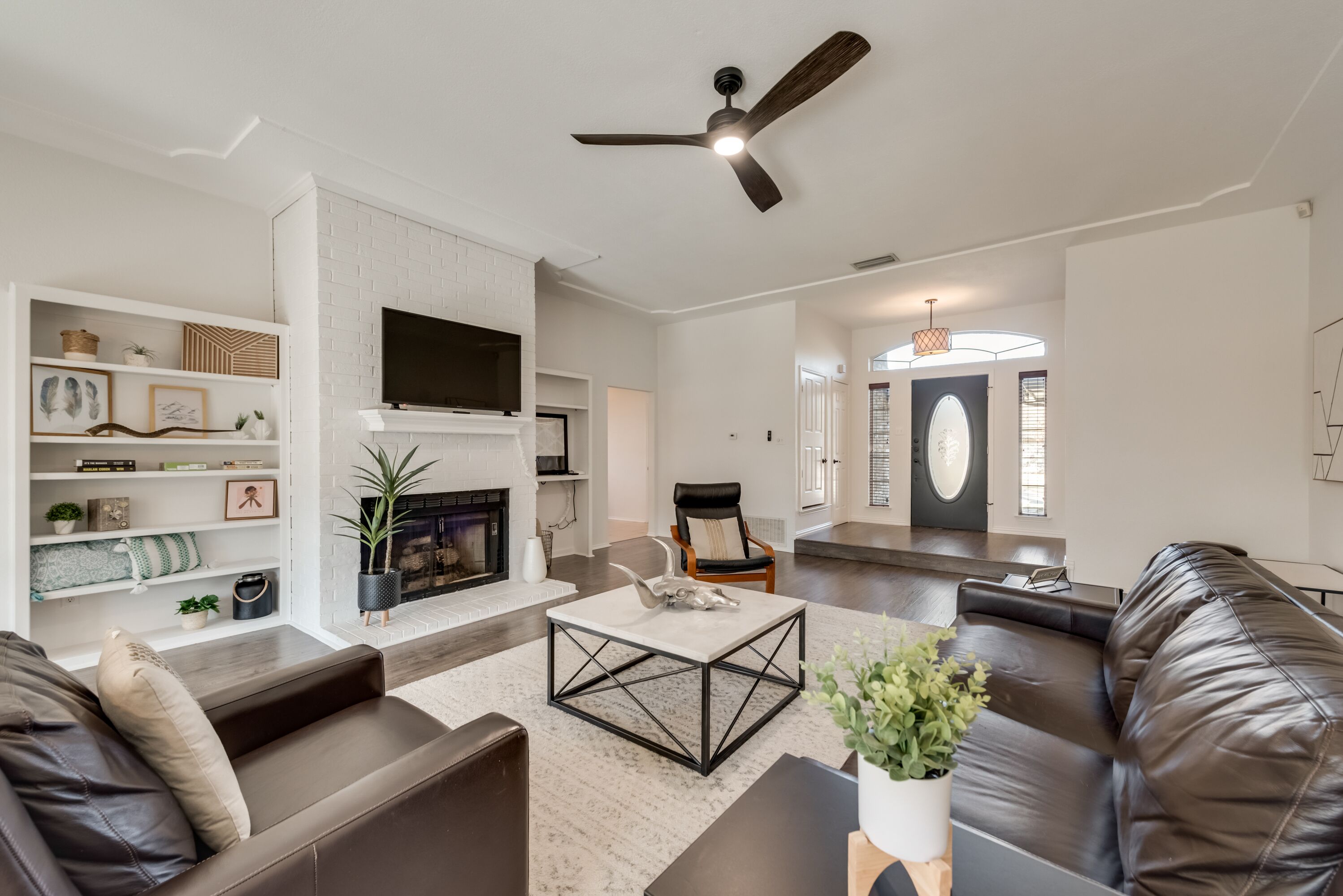 Keller's Spacious 4 Bedroom Stay