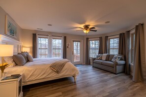 5 bedrooms, iron/ironing board, WiFi, bed sheets