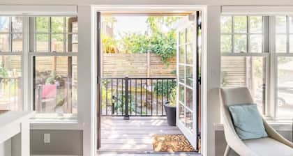 Fremont cottage w/garage, light-filled, walkable