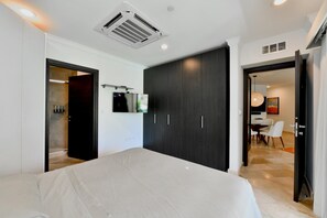 1 chambre, fer et planche à repasser, Wi-Fi, literie fournie