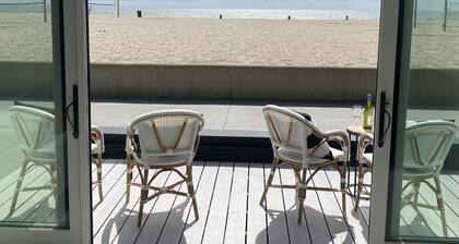 Ocean Views! Beachfront Deck on Hermosa Strand