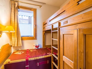 2 Schlafzimmer, Reisekinderbett, WLAN