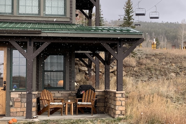 Beautiful mountain views from the front porch