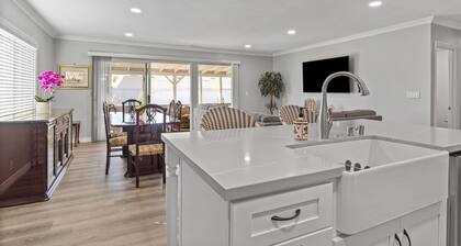 Charming 5 bedroom with a putting green