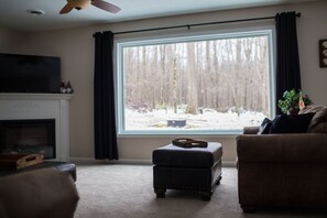 Smart TV, fireplace, video games