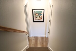 Interior - NEW| Million Dollar View| 86" TV| Workspace| 30 min to Ski (Draper)