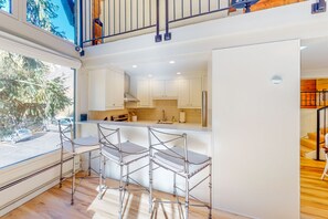 Interior - 2nd-floor chalet with fireplace, grill, balcony, washer/dryer, ski & mtn views (Vail)