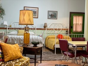 1 bedroom, desk, free WiFi, bed sheets