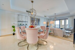 Interior - Luxury Palm Apartment with Beach & Sea View (Dubai)