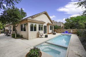 Outdoor pool, a heated pool - Foothills Southwest Sanctuary w/ Pool & Views (Tucson)