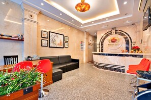 Reception - S79 Boutique Hotel by hostify (Ho Chi Minh City)