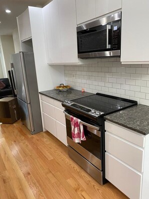 Oppvaskmaskin og kjøkkenutstyr