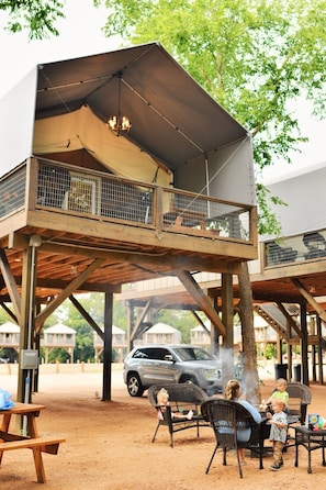 Balcony - 15 Son's Rio Cibolo - Birdhouse Cabin (Marion)