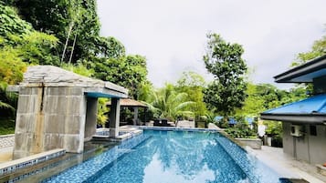 Casa, várias camas | Piscina | Piscina externa