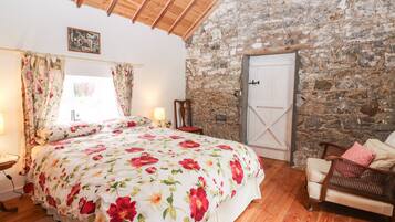 1 bedroom, individually decorated, individually furnished, free WiFi