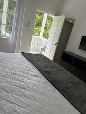 Villa, Mehrere Betten | 3 Schlafzimmer, kostenloses WLAN, Bettwäsche