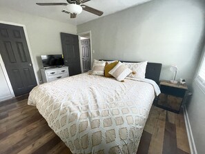 3 Schlafzimmer, Schreibtisch, Bügeleisen/Bügelbrett, kostenloses WLAN