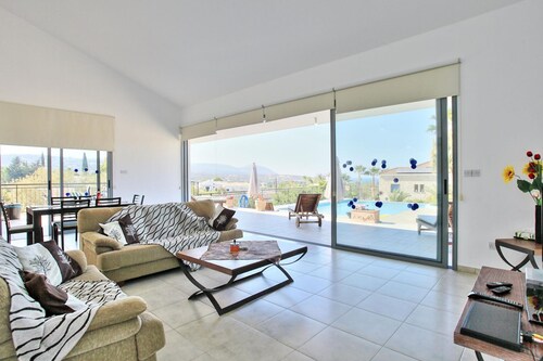 Villa Sophia Latchi in Neo Chorio