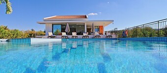 Villa Sophia Latchi in Neo Chorio