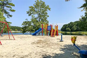 Children's area - Coastal living with on-site pool, playground, grills, central AC, & washer/dryer (Berlin)