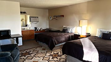 Basic Single Room | Individually decorated, individually furnished, laptop workspace