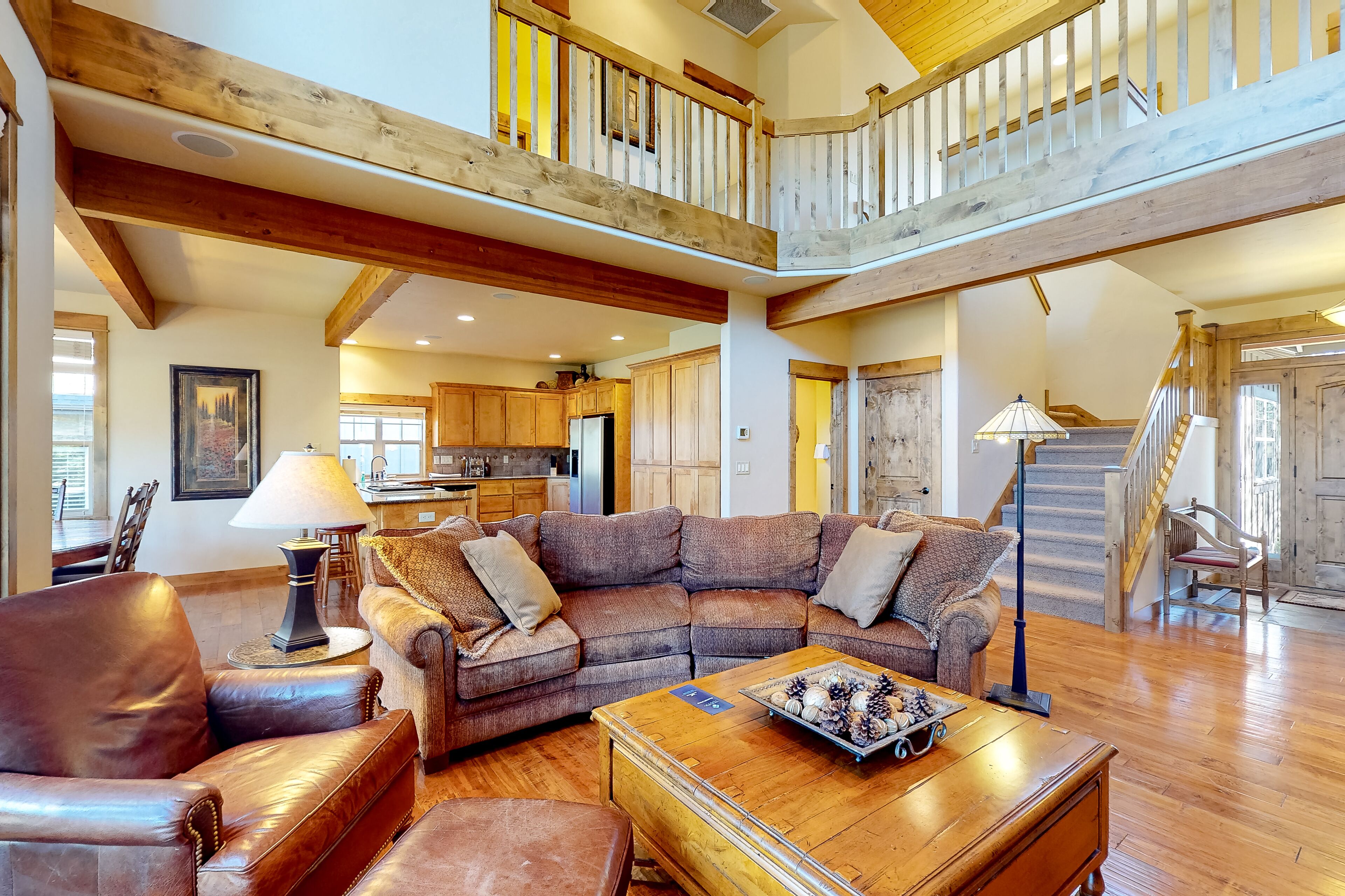 Beautiful home with skiing, tennis, pool, hot tub, & washer/dryer