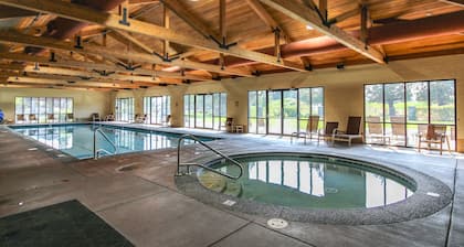 Charming waterfront townhouse with fireplace, pool, hot tub, & washerdryer