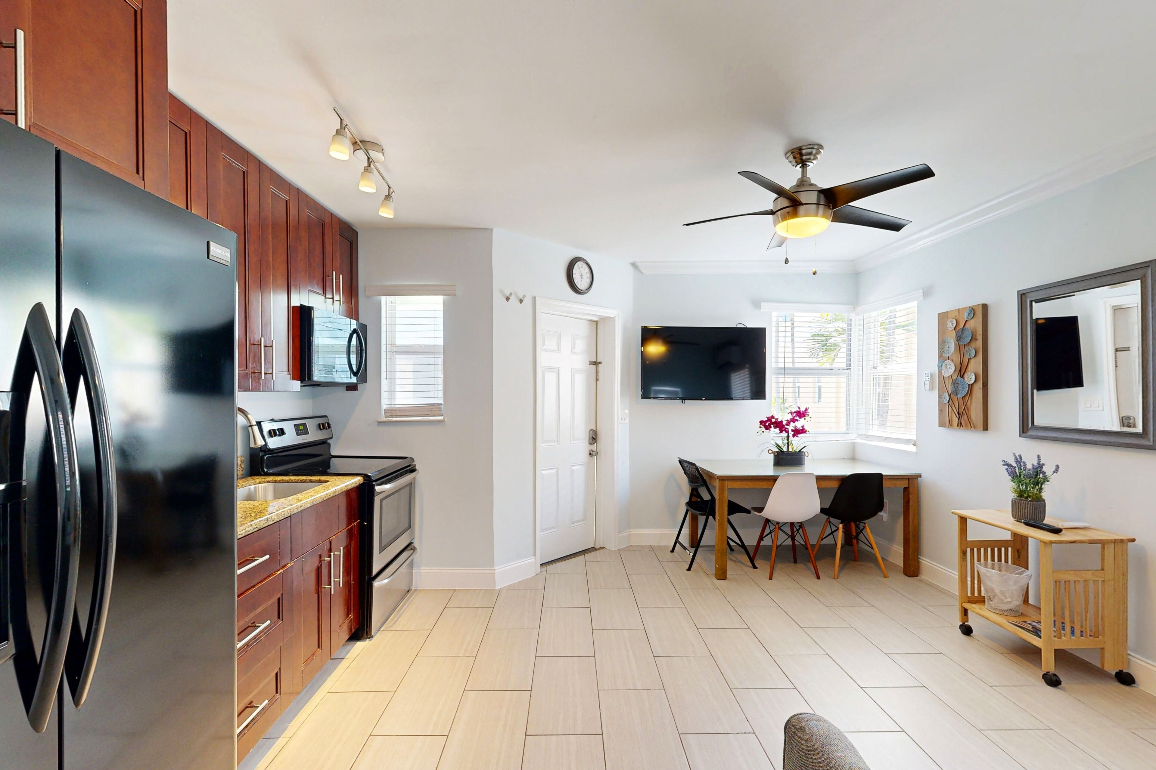 Coffee/tea maker, fridge, microwave, oven