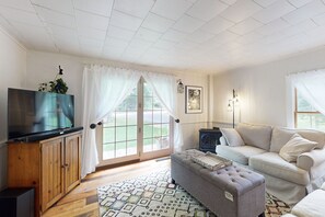 TV, fireplace, foosball, books