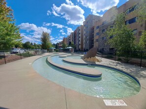 Pool - Roomy condo in quiet locale with jetted tub, fireplaces & AC (Wisconsin Dells)