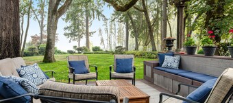 2-story lakefront home with incredible Mt Rainer views, large yard, grill, patio