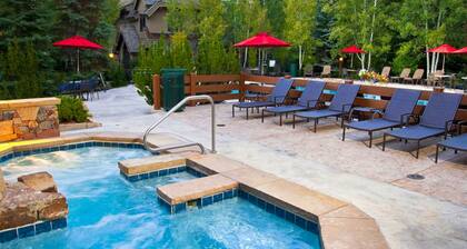 Second-floor condo in Arrowhead Village with pool & hot tub - steps to ski lift