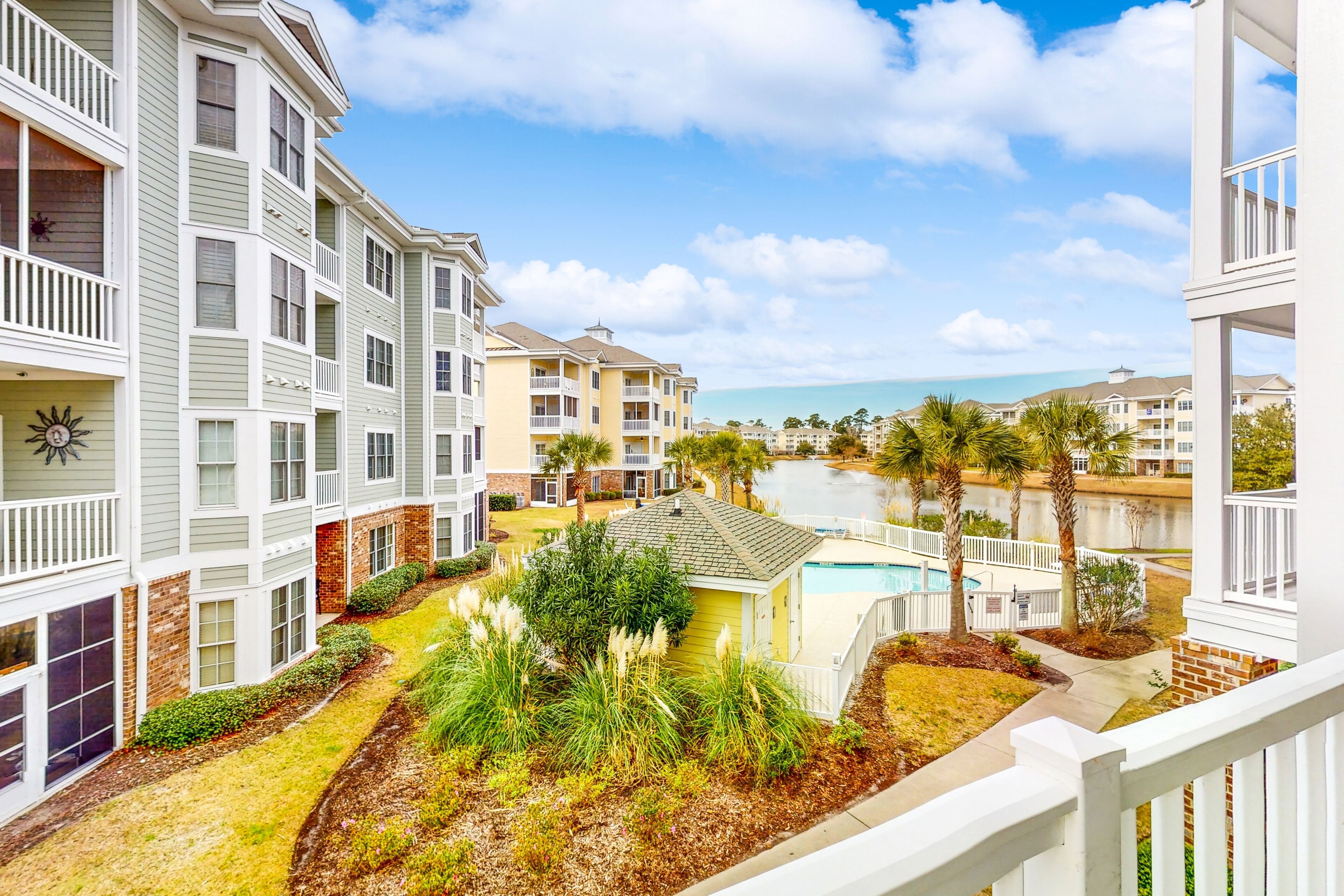 المنطقة المحي طة بالمنشأة