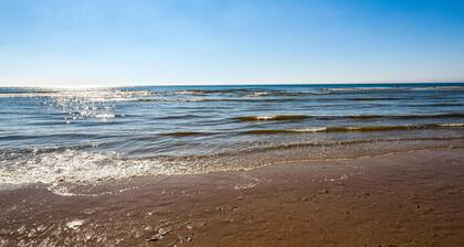 Bright chalet with views over the meadows