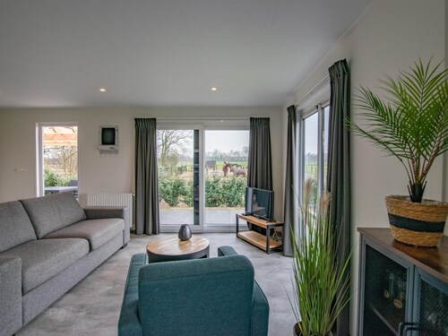 Cozy chalet at a quiet location, 7 km from the beach