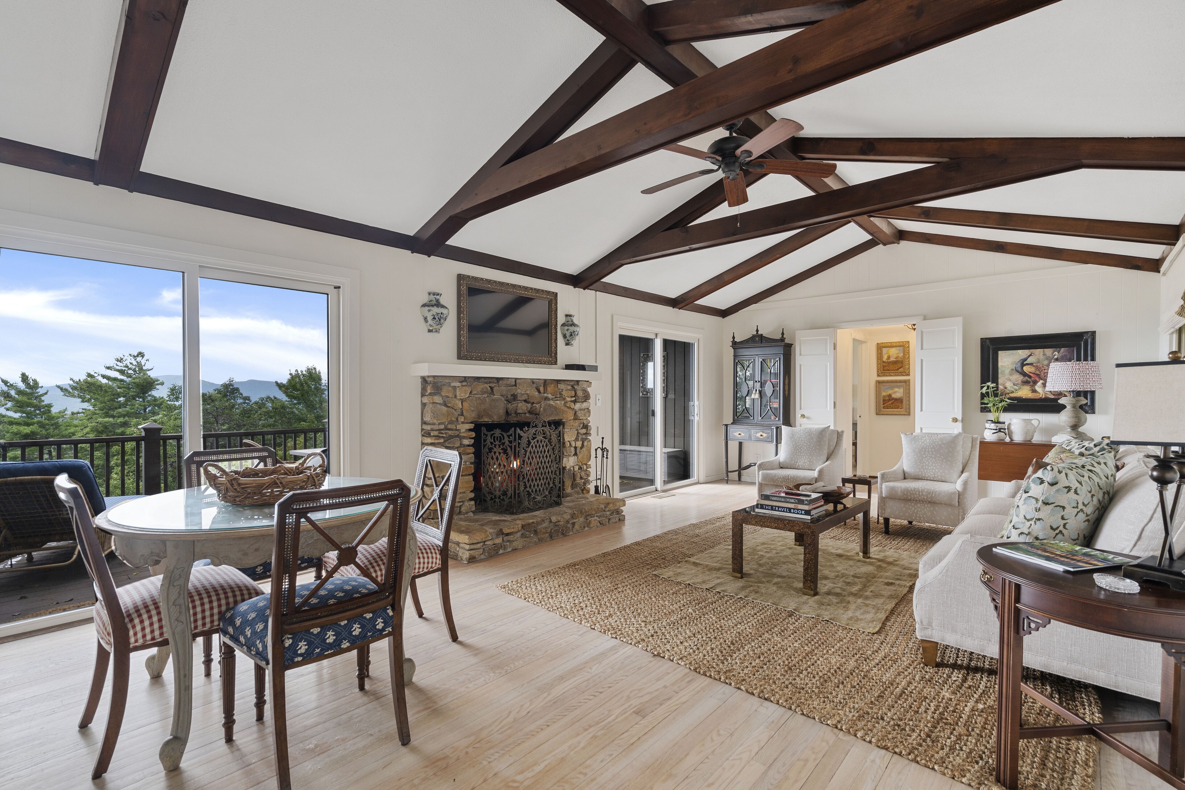 Welcome to Cottage in the Pines! Enjoy panoramic mountain views!