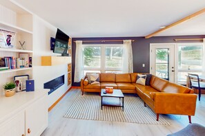 TV, fireplace, Hulu, streaming services