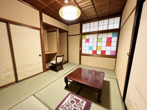 Twin Room 5, Shared bathroom - Hostel Murasaki (Takayama)