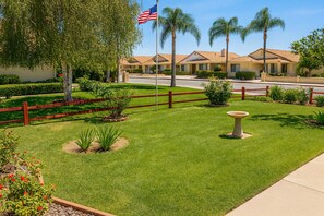 Exterior - Private bedroom in Peach Blossom Country House (Hemet)