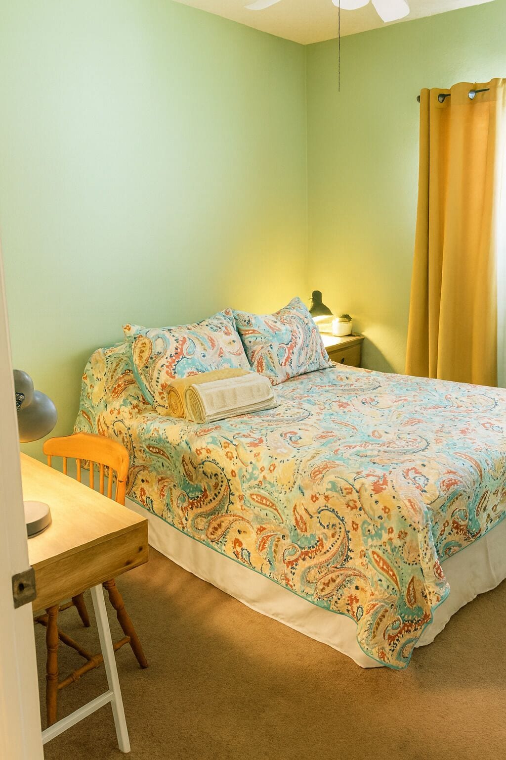 Chambre Confort | Bureau, espace de travail pour ordinateurs portables