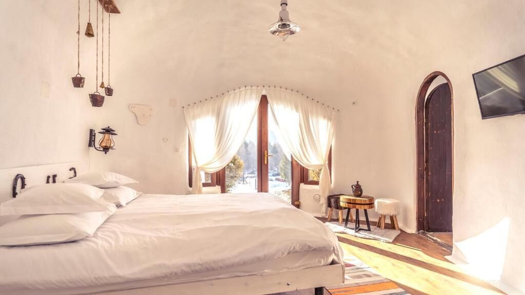 Design Double Room | Individually decorated, individually furnished, desk, free WiFi