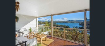 Five Bedroom House with Pool - Sleeps up to 12