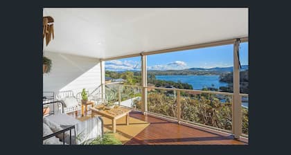 Five Bedroom House with Pool - Sleeps up to 12