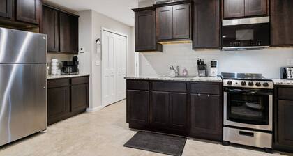 Retreat at the Ravines |King Studio |Full Kitchen |Dogs Ok |Screened Porch |Wooded Views |Quiet