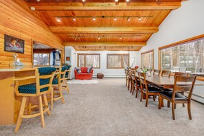 Dining - Lakefront Anchorage home with fireplaces, jetted tub & private dock (Anchorage)