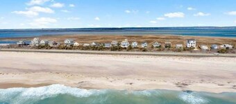 Yachtsman's Cove with 3-Levels