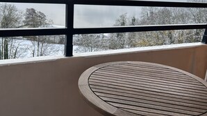 Uklassifisert bilde, 3 av 9, knapp