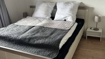 2 bedrooms, free WiFi, bed sheets, wheelchair access