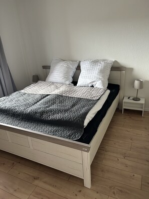 2 Schlafzimmer, kostenloses WLAN, Bettwäsche, Rollstuhlgeeignet