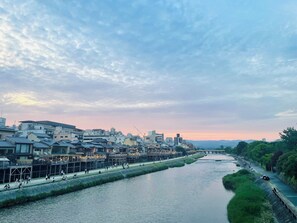 Miscellaneous - This is a single building rental of a Kyomachiya that has been in existence since the Meiji Era (1868-1912). The window overlooks the Kamo River and the town of Gion, making it a prime location to enjoy the typical Kyoto scenery. (Kyoto)